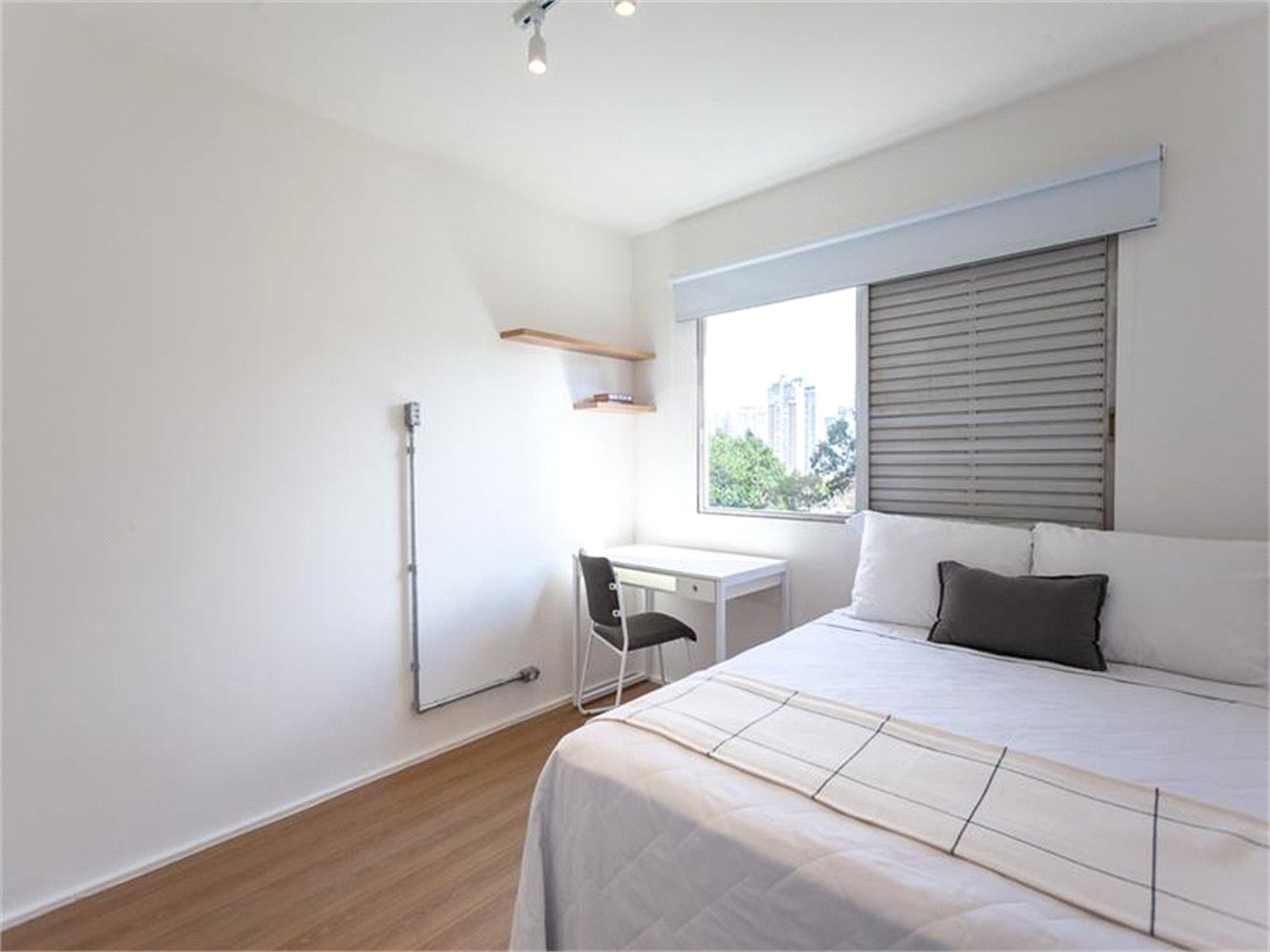 Apartamento à venda com 4 quartos, sendo 1 suíte, em Vila Olímpia, São Paulo, SP