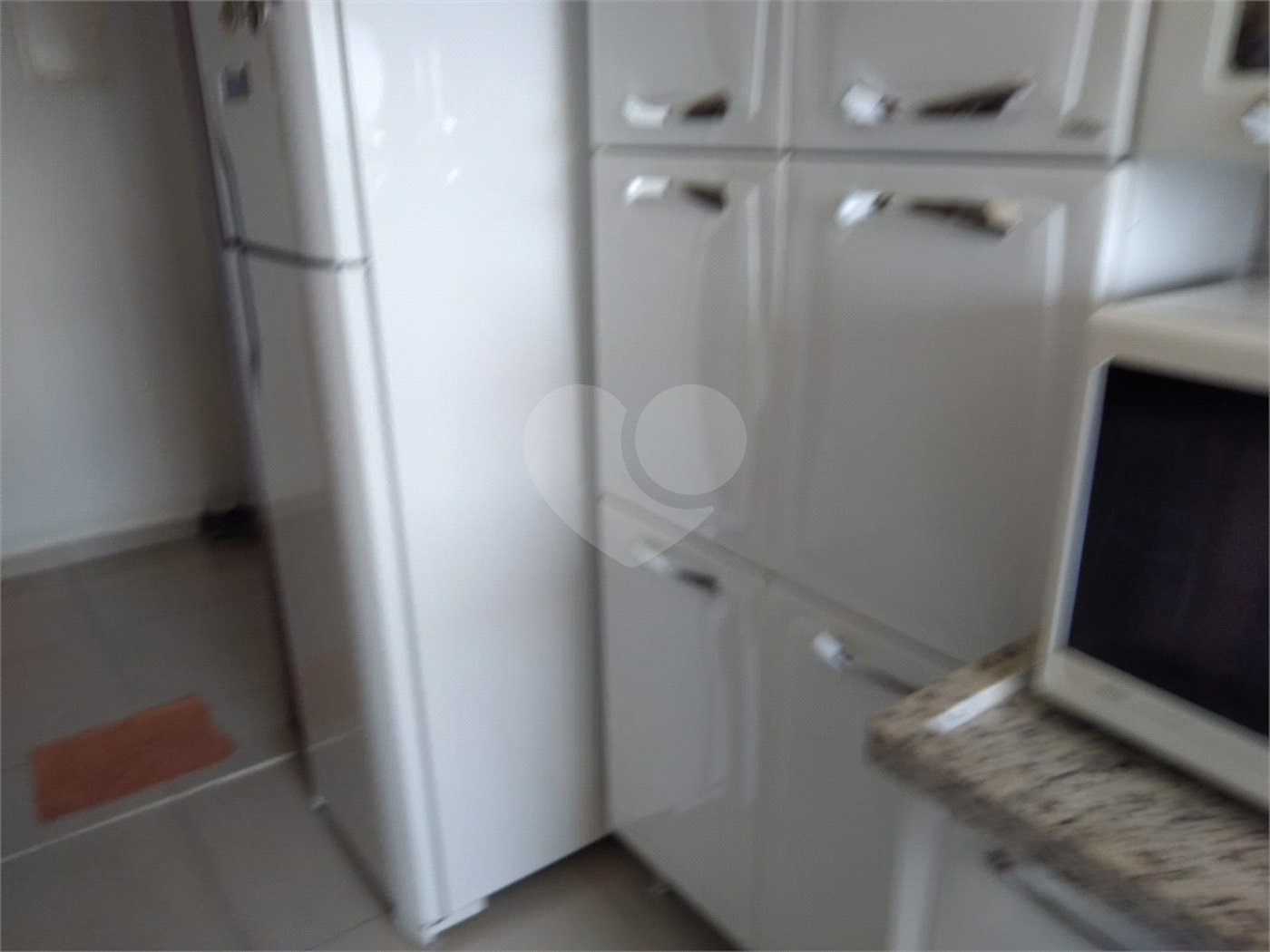 Apartamento à venda com 3 quartos, sendo 1 suíte, em Parque Santana, Mogi das Cruzes, SP