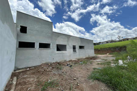 Casa à venda com 3 suítes no condomínio Residencial Jequitiba, Jacareí - SP