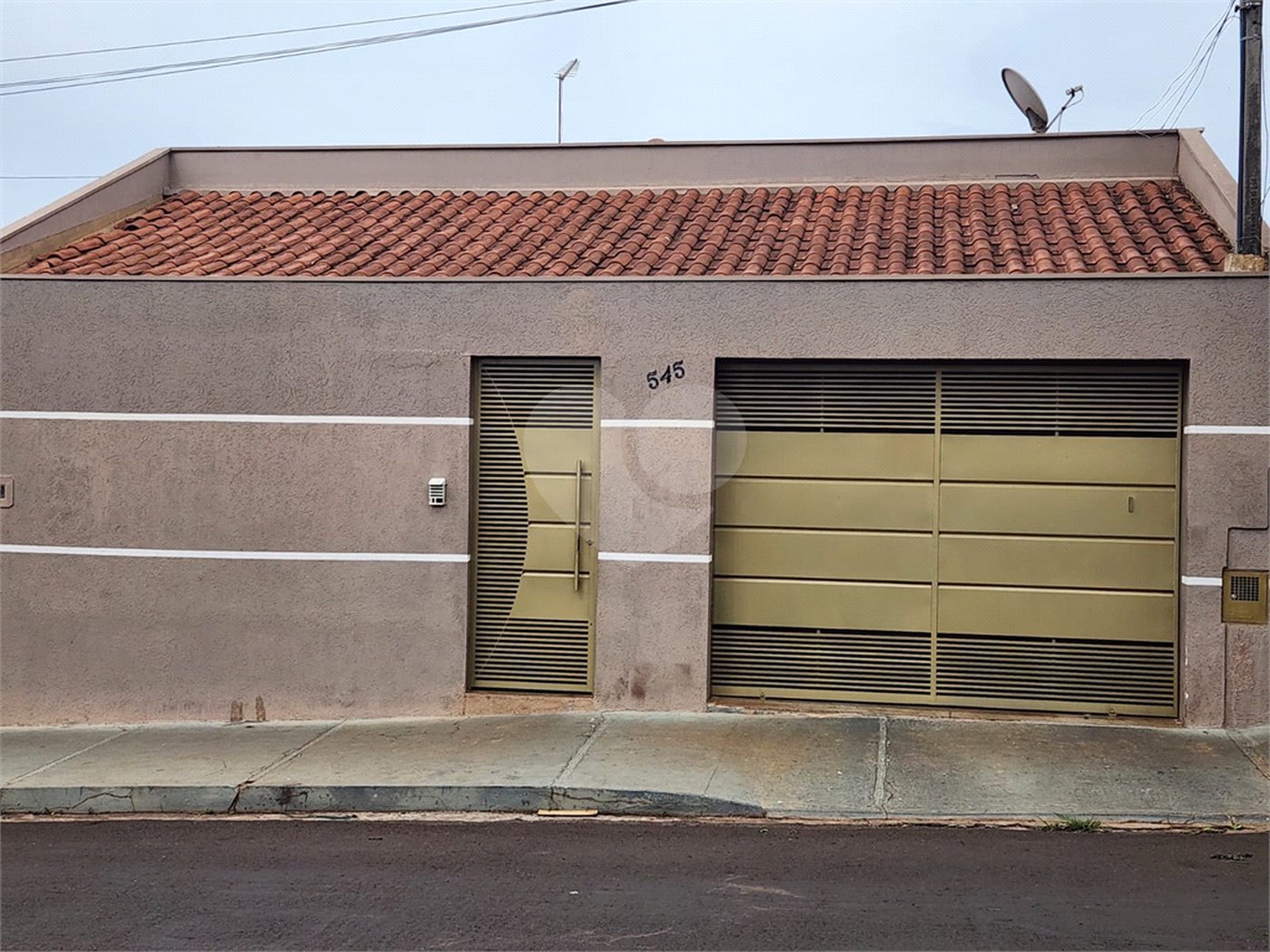 Casa à venda com 5 quartos, sendo 4 suítes, em Jardim do Carmo, Araraquara, SP