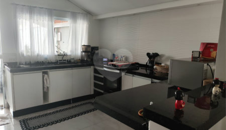 Casa Térrea à venda com 4 quartos, sendo 1 suíte,  em Vila Esperança, Atibaia, SP