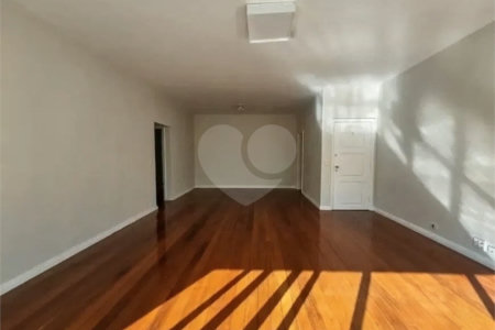 Apartamento à venda com 4 quartos, sendo 1 suíte, em Lagoa, Rio de Janeiro, RJ