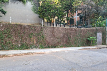 Terreno à venda em Jardim Sílvia (zona Oeste), São Paulo, SP