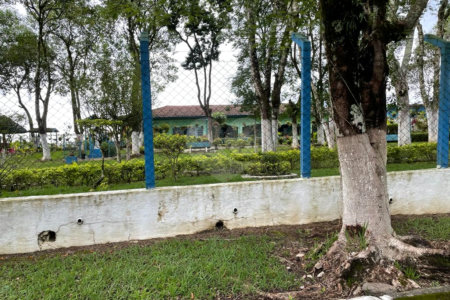 Chácara à venda ou para alugar com 4 quartos, sendo 1 suíte,  em Chácaras Rurais Guararema, Jacareí, SP