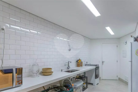 Apartamento à venda com 3 quartos, sendo 1 suíte, em Vila Anastácio, São Paulo, SP
