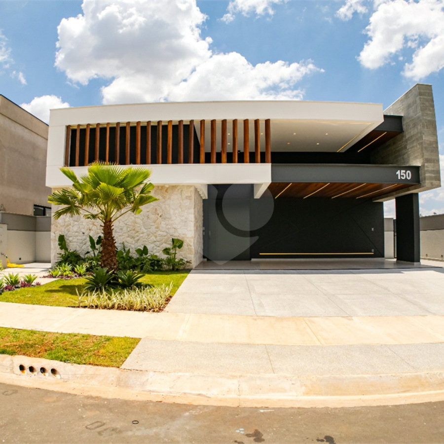 Casa à venda com 3 suítes no condomínio Villa dos Pinheiros, Indaiatuba - SP