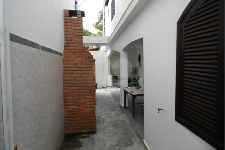 Casa à venda com 5 quartos, sendo 3 suítes, em Vila São Francisco, São Paulo, SP