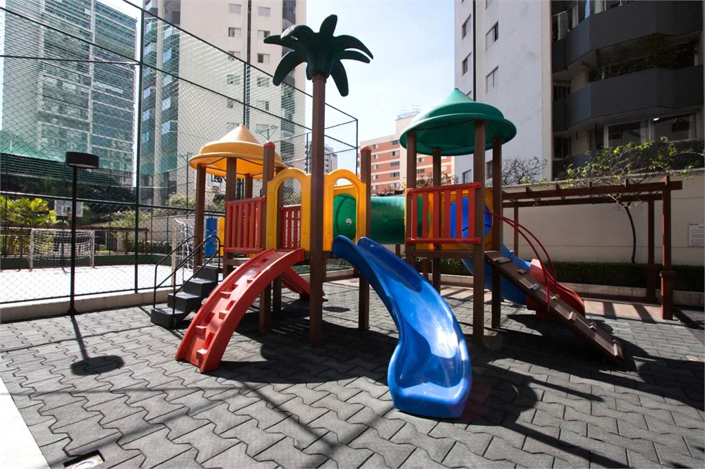 Apartamento à venda com 4 quartos, sendo 3 suítes,  em Vila Romana, São Paulo, SP
