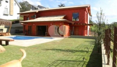 Casa à venda com 4 suítes no condomínio Suíça da Cantareira, Mairiporã - SP