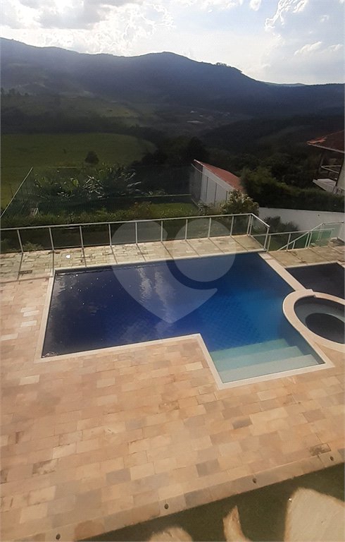 Casa em condomínio à venda ou para alugar com 5 quartos, sendo 3 suítes,  no Centro, Bom Jesus dos Perdões, SP
