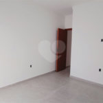 Casa de Vila à venda com 2 quartos em Jardim Jatobá, Sorocaba, SP