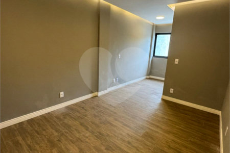 Casa à venda com 5 quartos, sendo 4 suítes, no condomínio Grand Park, Rio de Janeiro - RJ