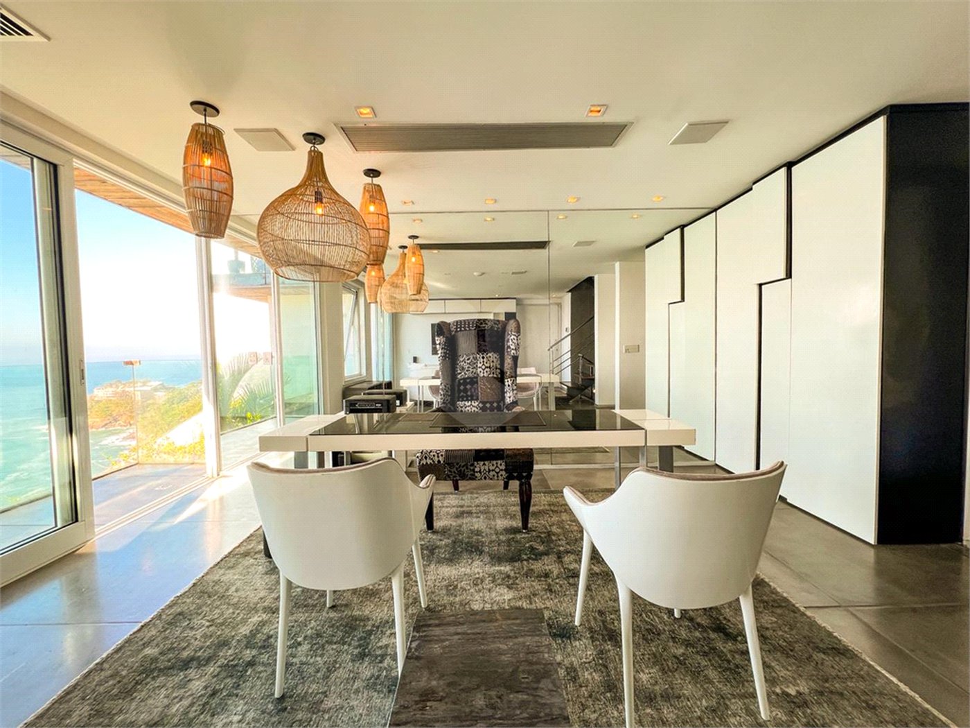 Casa à venda ou para alugar com 5 suítes em Joá, Rio de Janeiro, RJ
