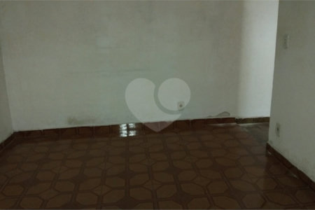 Sobrado à venda com 3 quartos em Jardim Odete, São Paulo, SP