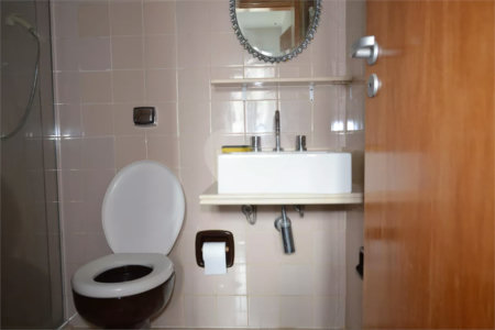 Apartamento à venda com 3 quartos, sendo 1 suíte,  em Vila Mariana, São Paulo, SP