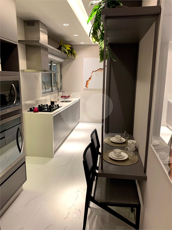 Apartamento à venda com 3 quartos, sendo 1 suíte,  em Vila Sofia, São Paulo, SP