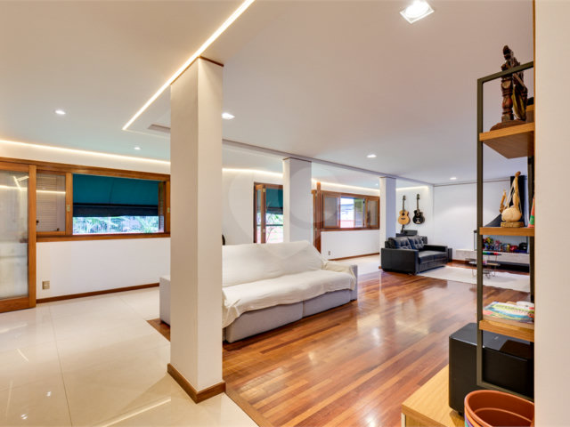 Casa à venda com 4 suítes em Chácara Monte Alegre, São Paulo, SP