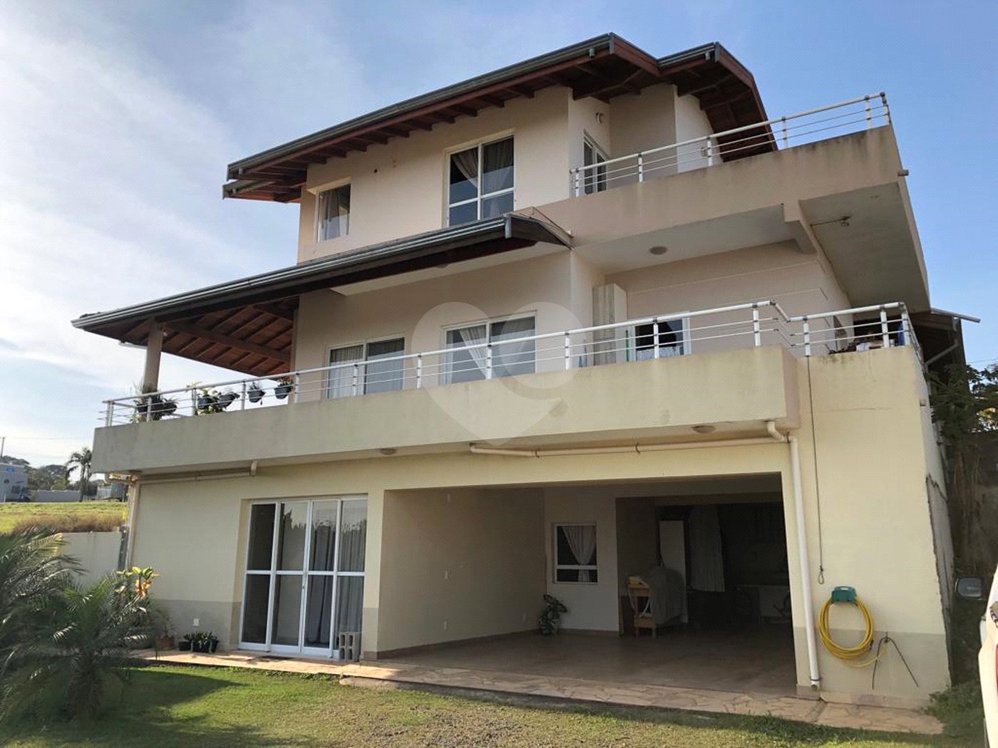 Casa à venda com 5 quartos, sendo 2 suítes, no condomínio Terras de Santa Izabel, Salto - SP
