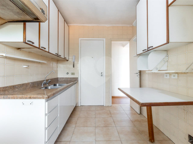 Apartamento à venda com 3 quartos, sendo 1 suíte,  em Brooklin, São Paulo, SP