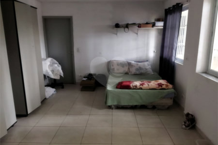 Vende Sobrado com 180m² - Vila Santa Catarina