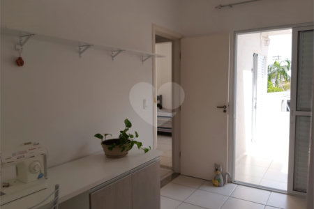 Sobrado à venda com 3 quartos, sendo 1 suíte, em Vila Suissa, Mogi das Cruzes, SP