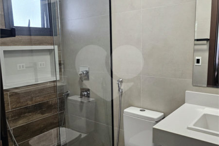 Sobrado à venda ou para alugar com 1 quarto, sendo 5 suítes, em Chácara Monte Alegre, São Paulo, SP