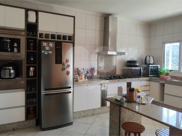 Casa à venda com 5 quartos, sendo 3 suítes,  em Capoavinha, Mairiporã, SP