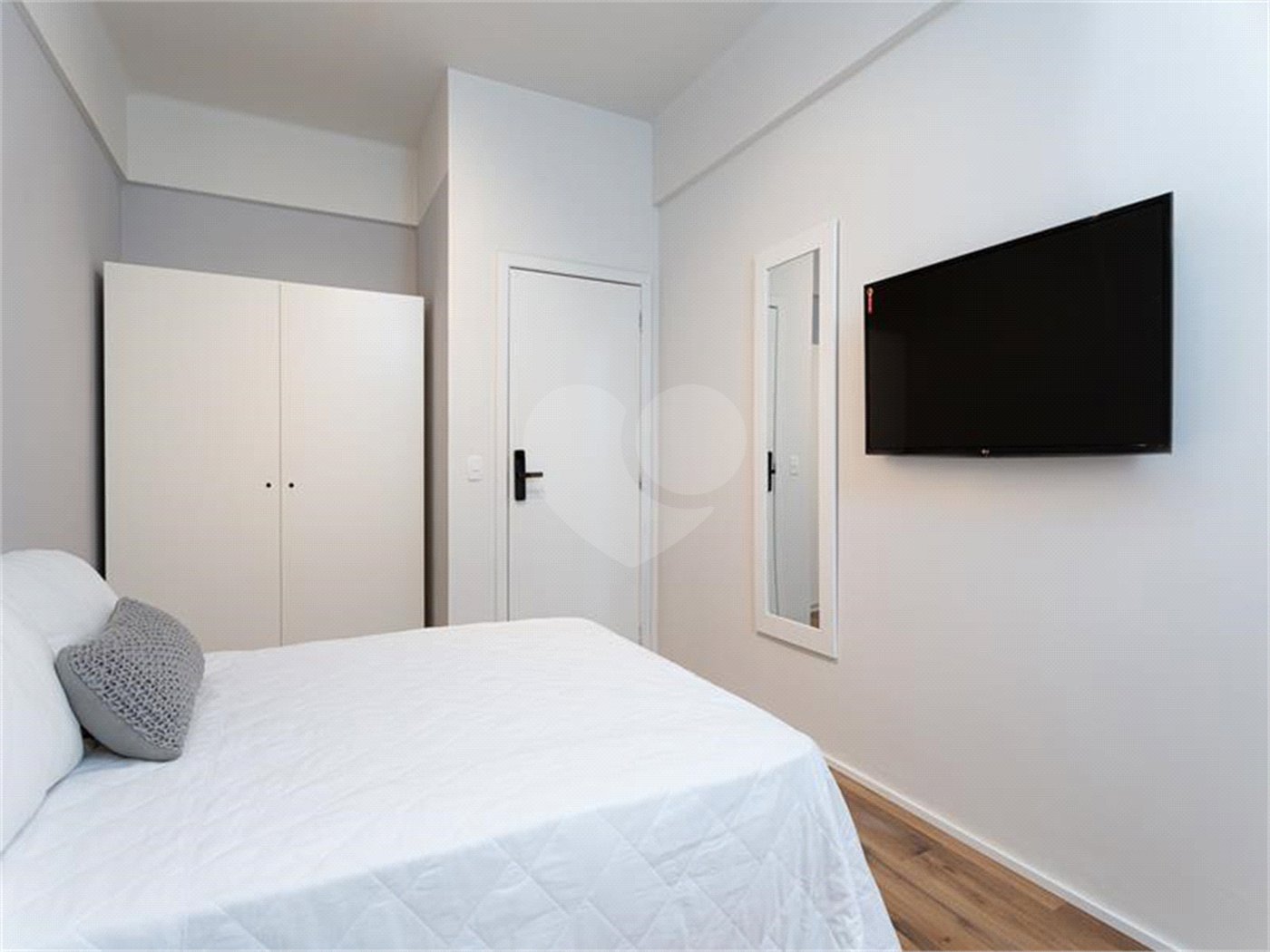 Apartamento à venda com 4 quartos, sendo 1 suíte, em Pinheiros, São Paulo, SP