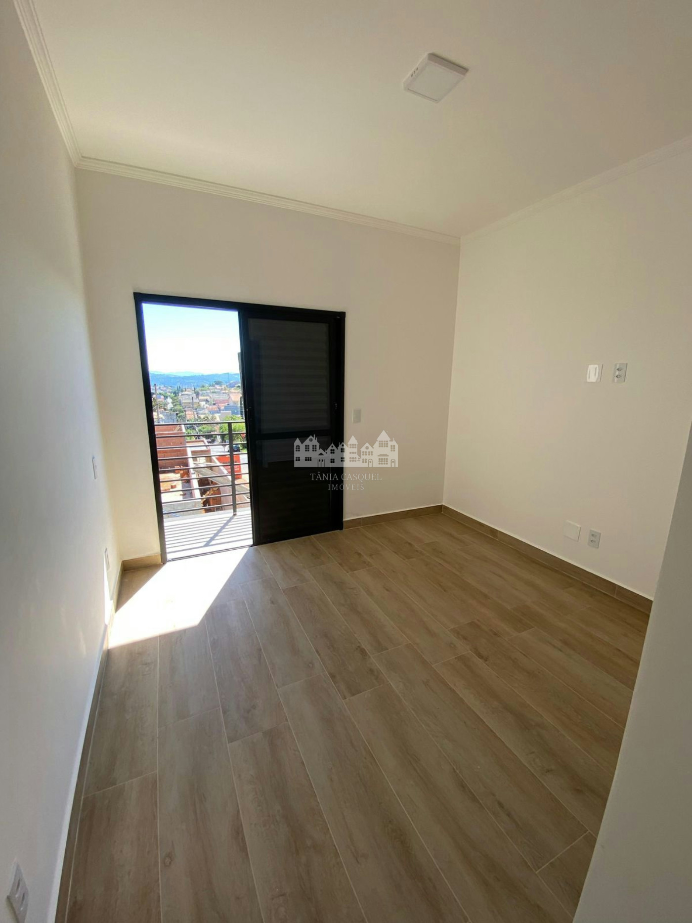Casa à venda com 3 quartos, sendo 1 suíte, em Vila Petrópolis, Atibaia, SP