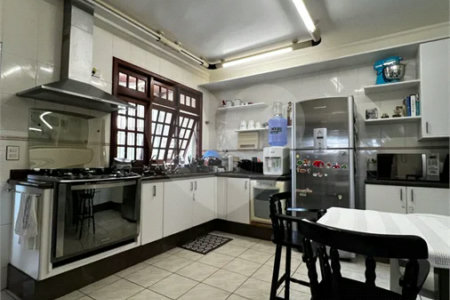 Sobrado amplo e completo na Vila Oliveira – Mogi das Cruzes