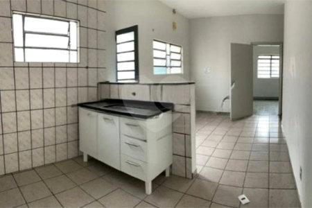 Casa térrea no Centro de Araraquara/SP, com 3 dormitórios, sendo 1 suíte