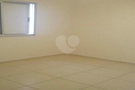 Apartamento à venda com 3 quartos, sendo 1 suíte,  em Jardim Luísa, São Paulo, SP
