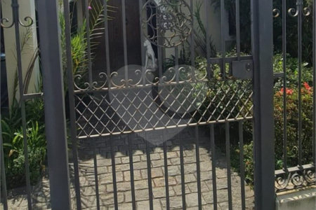 Casa à venda com 4 quartos, sendo 2 suítes,  no condomínio Comendador Elias Jafet, São Paulo - SP