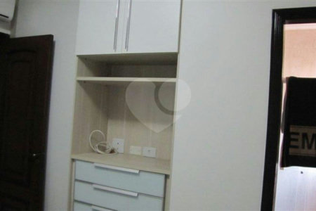 Casa à venda com 3 quartos, sendo 1 suíte, no condomínio Villa Jardim Sul, São Paulo - SP
