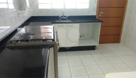 Casa à venda ou para alugar com 2 quartos, sendo 1 suíte,  em Jardim do Lago, Atibaia, SP