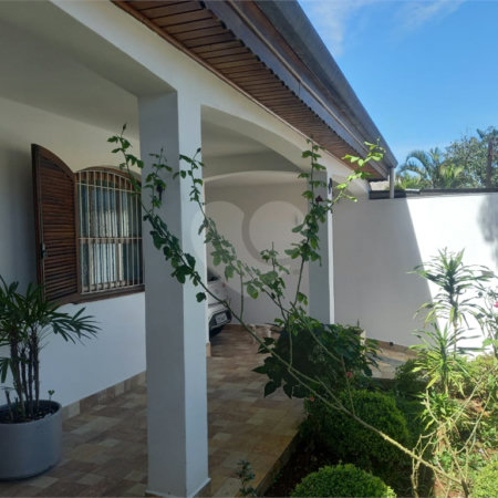 Casa Térrea à venda com 3 quartos, sendo 1 suíte,  em Cidade Dutra, São Paulo, SP
