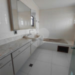 Casa à venda com 4 suítes no condomínio Ville Bourghese, São Paulo - SP