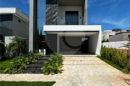 Casa à venda com 4 suítes no condomínio Florais do Parque, Cuiabá - MT