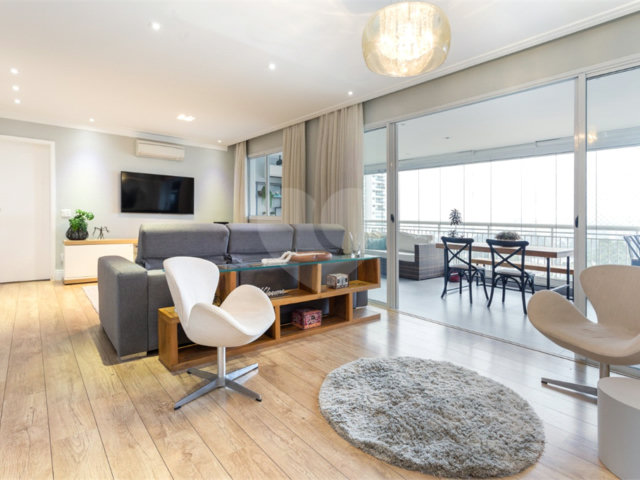 Apartamento à venda com 3 suítes em Santo Amaro, São Paulo, SP