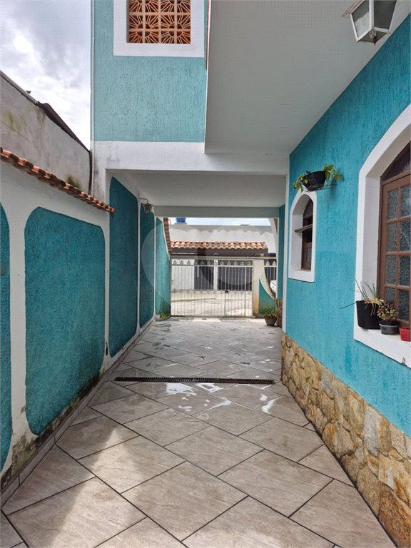 Sobrado à venda com 3 quartos, sendo 1 suíte, em Jardim Modelo, Suzano, SP