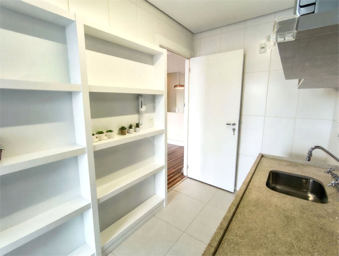 Apartamento à venda com 2 quartos, sendo 1 suíte, em Santo Amaro, São Paulo, SP