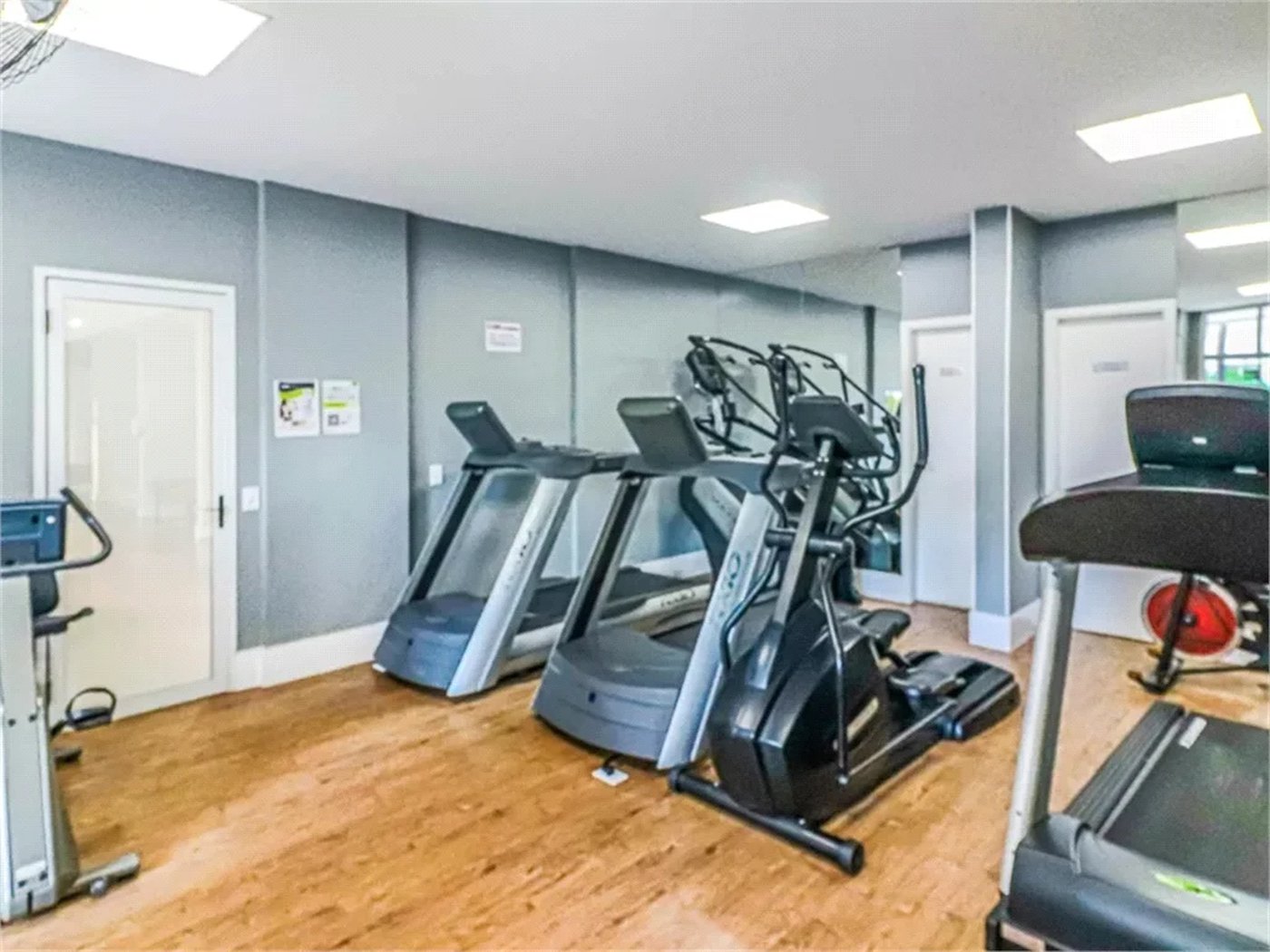 Apartamento à venda com 3 quartos, sendo 1 suíte,  em Vila Polopoli, São Paulo, SP