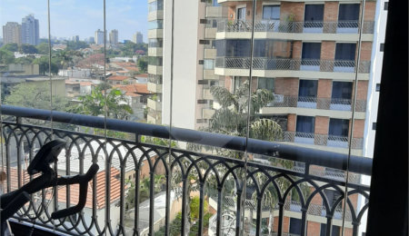 Apartamento à venda com 3 quartos, sendo 1 suíte,  em Campo Belo, São Paulo, SP