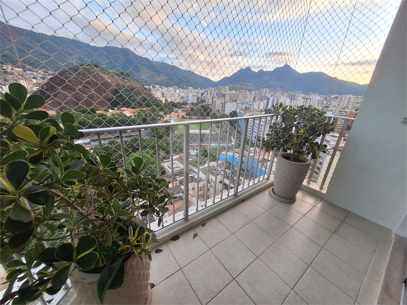 Apartamento à venda com 3 quartos, sendo 1 suíte, em Maracanã, Rio de Janeiro, RJ