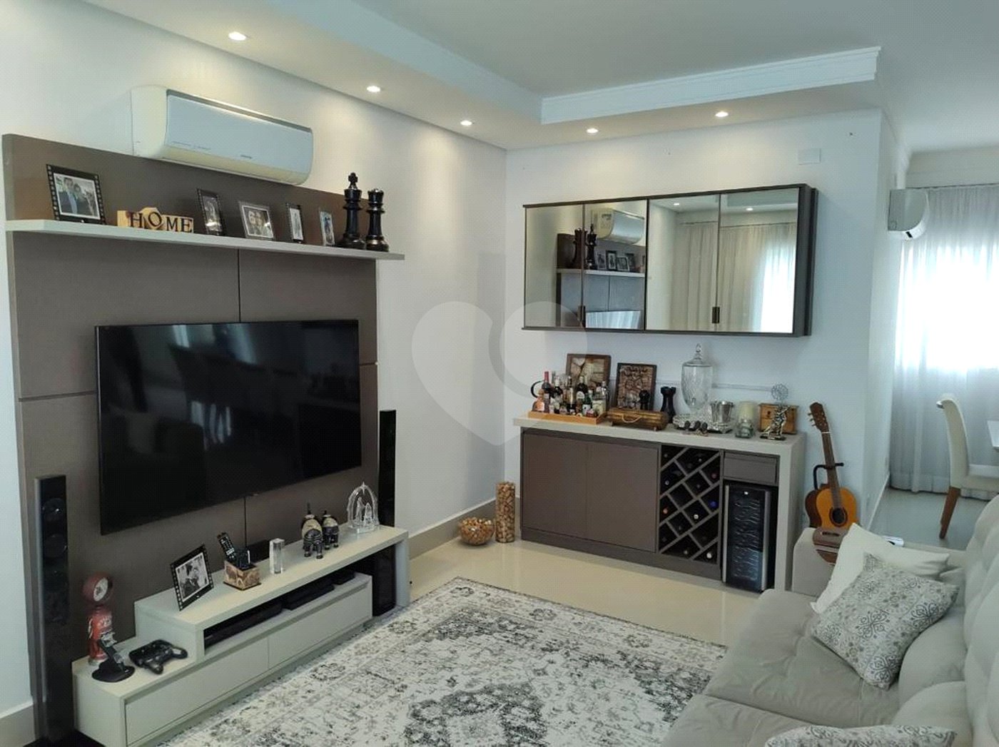 Casa à venda com 4 quartos, sendo 2 suítes, no condomínio Primavera, Salto - SP