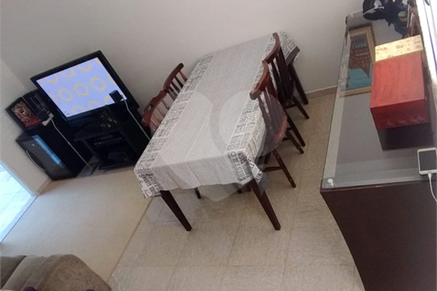 Casa à venda com 2 quartos, sendo 1 suíte, no condomínio Residencial Villa Nostra, Cotia - SP