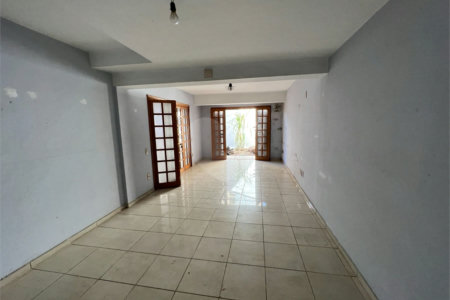 Casa à venda com 3 quartos, sendo 1 suíte, em Vila Vianelo, Jundiaí, SP