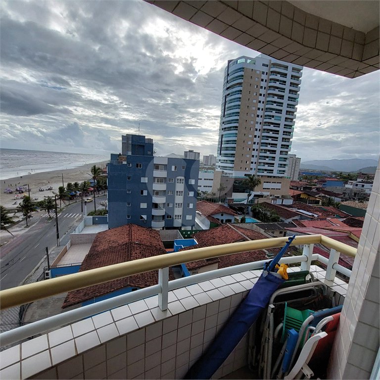 Apartamento à venda com 2 quartos, sendo 1 suíte,  em Vera Cruz, Mongaguá, SP