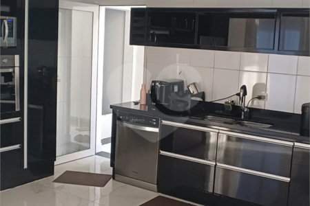 Casa à venda com 4 suítes no condomínio Parque da Figueiras, Mogi das Cruzes - SP