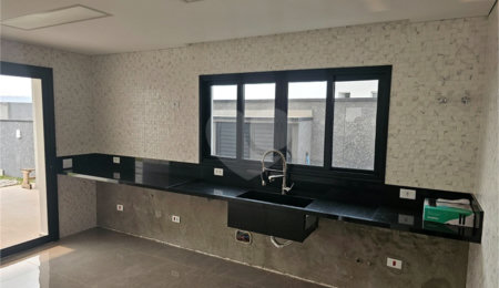 Sobrado à venda com 4 quartos, sendo 3 suítes,  em Mariápolis Ginetta, Vargem Grande Paulista, SP
